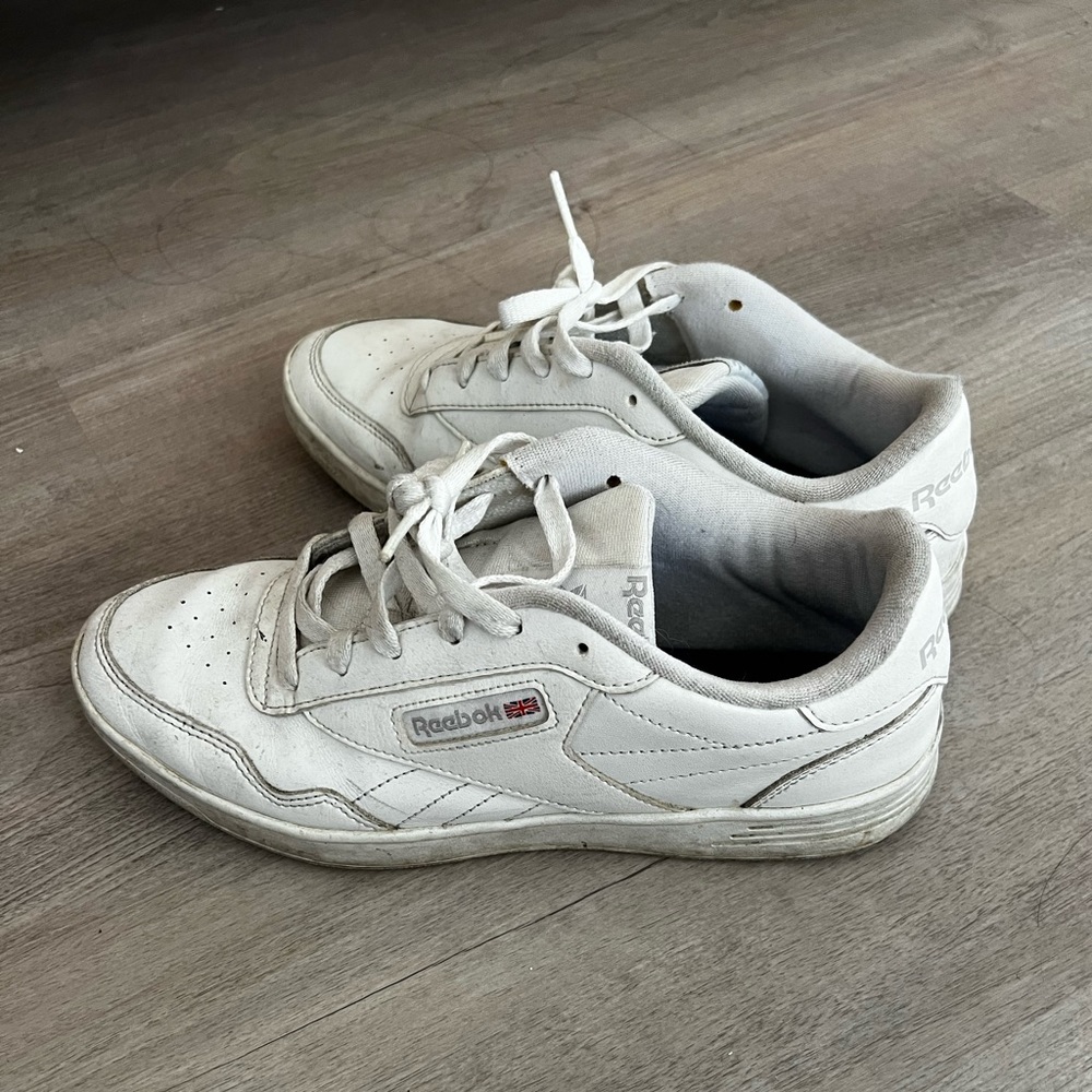 Reeboks women club sneaker